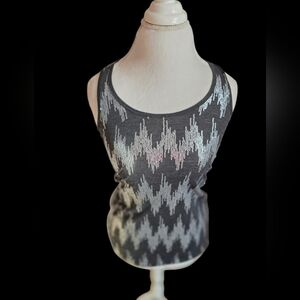 ◼️ Belle Du Jour Black and Silver Sequin Zigzag Tank Top Sz S
